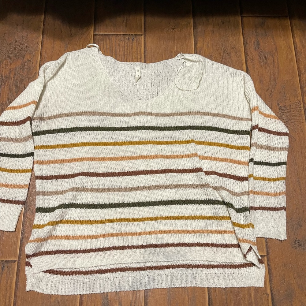 Light weight sweater